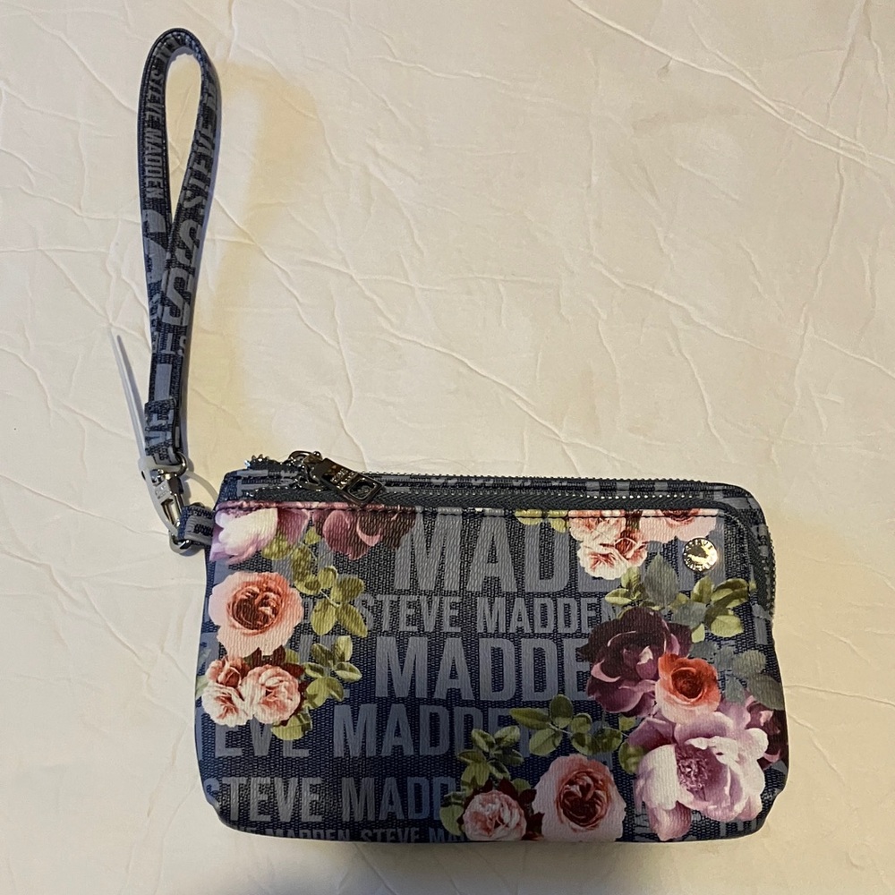 New Steve Madden blue wristlet
